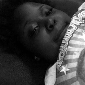 Meet your Posher, Denaysia